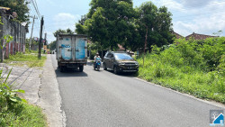 TANAH COCOK UNTUK PERUMAHAN, GUDANG, RUKO, RUMAH SAKIT, SPBU DI JL RAYA KASONGAN BANGUNJIWO KASIHAN 