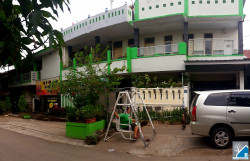 Dijual cepat 3 rumah dan 26 kamar kost